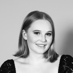 Headshot of Rosie Oldfield